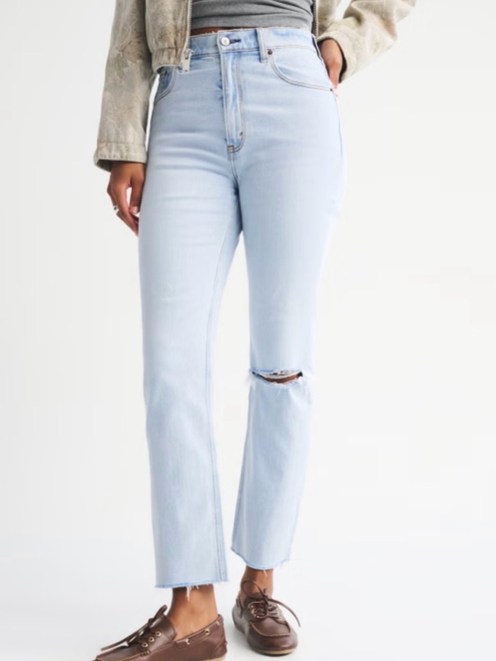 Abercrombie & Fitch 90’s Relaxed Jean High Rise with knee slit